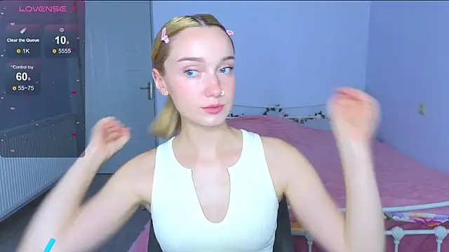 Snapshot of Wild_Sophie_ chatting on September 26, 2025, 2:35 pm Wild Sophie online show from September 26, 2025, 2:35 pm