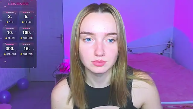 Snapshot of Wild_Sophie_ chatting on December 14, 2025, 4:34 pm Wild Sophie online show from December 14, 2025, 4:34 pm