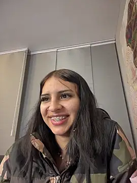 Hilary pinkk online show from November 20, 2025, 2:56 am