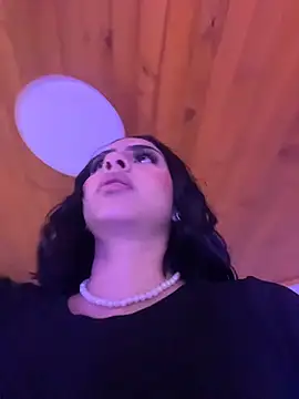 Hilary pinkk online show from February 11, 2026, 1:27 am