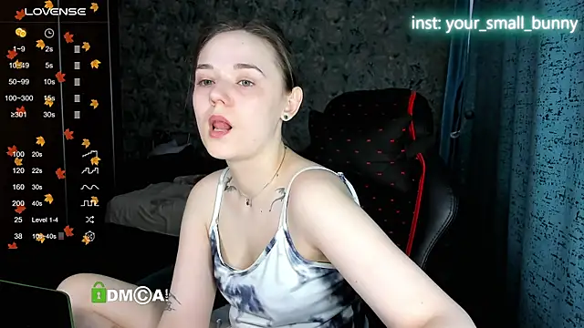 Your small bunny online show from November 26, 2025, 4:01 am