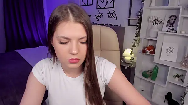 Snapshot of BellaSweetHeart chatting on June 8, 2026, 6:52 pm BellaSweetHeart online show from June 8, 2026, 6:52 pm