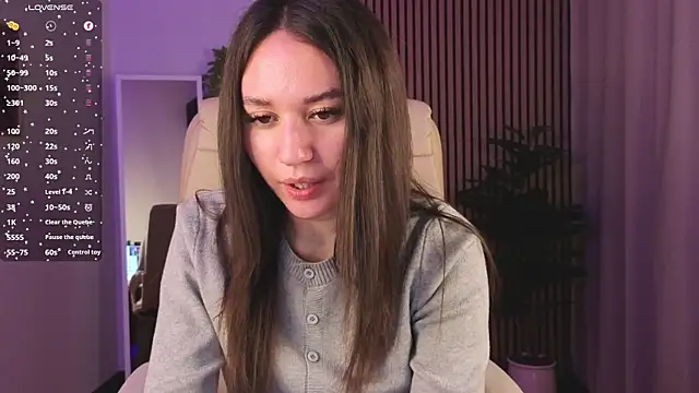 margeriTirell online show from December 4, 2025, 2:54 am