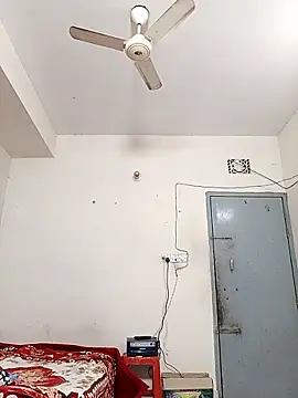 Snapshot of Tisha-01 chatting on February 14, 2026, 2:50 pm Tisha-01 online show from February 14, 2026, 2:50 pm