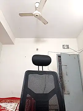 Snapshot of Tisha-01 chatting on February 12, 2026, 5:23 pm Tisha-01 online show from February 12, 2026, 5:23 pm