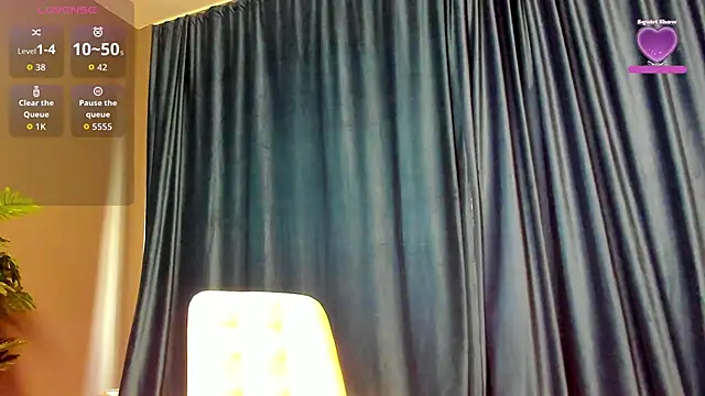 Snapshot of LaurynCopper chatting on October 28, 2025, 8:02 am LaurynCopper online show from October 28, 2025, 8:02 am