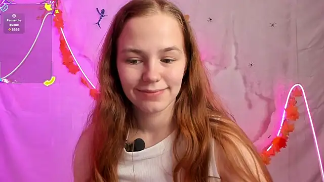 Snapshot of Fox_Lisa chatting on October 26, 2025, 9:15 pm Fox Lisa online show from October 26, 2025, 9:15 pm