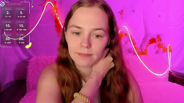 Snapshot of Fox_Lisa chatting on November 6, 2025, 10:14 pm Fox Lisa online show from November 6, 2025, 10:14 pm