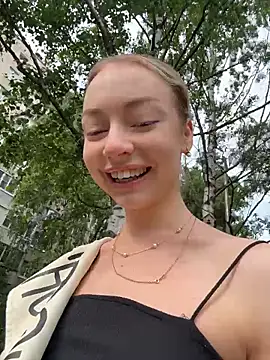 Snapshot of melissa_grr chatting on June 6, 2026, 2:11 pm melissa grr online show from June 6, 2026, 2:11 pm