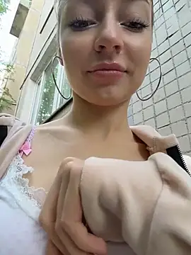 Snapshot of melissa_grr chatting on May 17, 2026, 12:05 pm melissa grr online show from May 17, 2026, 12:05 pm