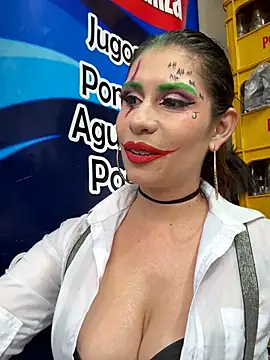 Snapshot of Alysson-- chatting on October 31, 2025, 3:08 pm Alysson-- online show from October 31, 2025, 3:08 pm