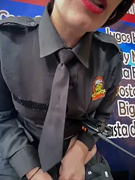 Snapshot of Alysson-- chatting on November 3, 2025, 3:37 pm Alysson-- online show from November 3, 2025, 3:37 pm