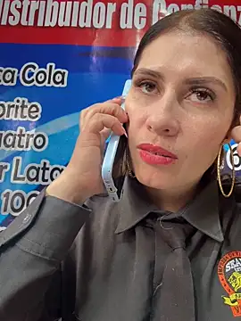 Snapshot of Alysson-- chatting on November 13, 2025, 3:49 pm Alysson-- online show from November 13, 2025, 3:49 pm