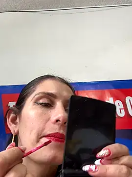 Snapshot of Alysson-- chatting on December 17, 2025, 2:22 pm Alysson-- online show from December 17, 2025, 2:22 pm