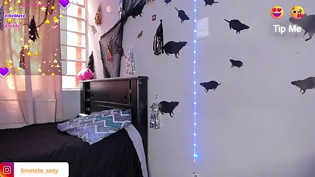 Snapshot of Brunettesexy0 chatting on October 16, 2025, 5:43 pm Brunettesexy0 online show from October 16, 2025, 5:43 pm