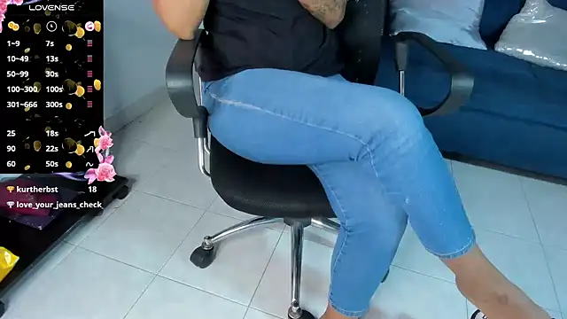 Snapshot of Brunettesexy0 chatting on March 7, 2025, 9:17 pm Brunettesexy0 online show from March 7, 2025, 9:17 pm