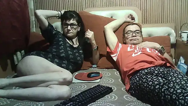 Snapshot of AlanaLaDream chatting on September 30, 2025, 5:41 pm AlanaLaDream online show from September 30, 2025, 5:41 pm