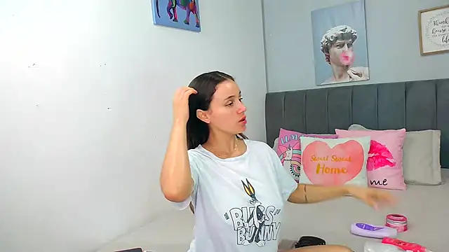 naughtyloverss online show from February 17, 2026, 4:04 pm