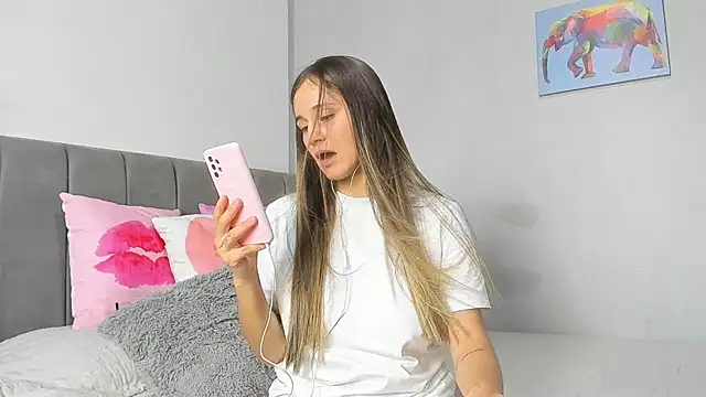 naughtyloverss online show from October 1, 2025, 4:11 pm