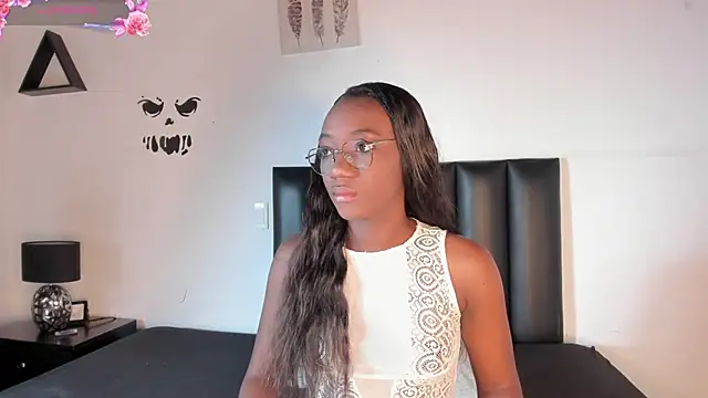 Snapshot of Khenta_Michells chatting on October 27, 2025, 11:11 am Khenta Michells online show from October 27, 2025, 11:11 am