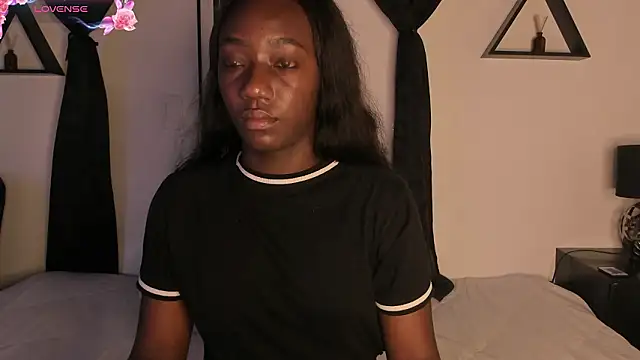 Khenta Michells online show from February 17, 2026, 10:23 am