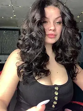 Snapshot of Sweeeeet_Candy chatting on February 13, 2026, 3:17 am Sweeeeet Candy online show from February 13, 2026, 3:17 am