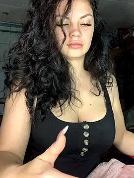 Snapshot of Sweeeeet_Candy chatting on November 17, 2025, 3:32 am Sweeeeet Candy online show from November 17, 2025, 3:32 am