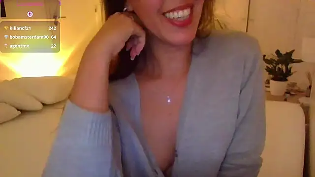 yournextdoorhottie online show from March 18, 2026, 11:27 pm