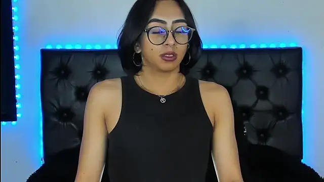 Snapshot of Skyler__blue4 chatting on January 15, 2025, 4:15 am Skyler blue4 online show from January 15, 2025, 4:15 am