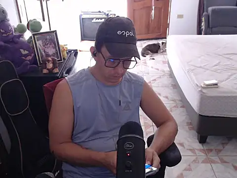 Snapshot of Pit_xxz chatting on July 17, 2026, 4:26 pm Pit xxz online show from July 17, 2026, 4:26 pm