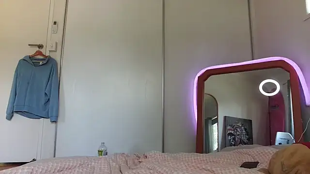 lexifeverr online show from February 6, 2025, 2:33 am