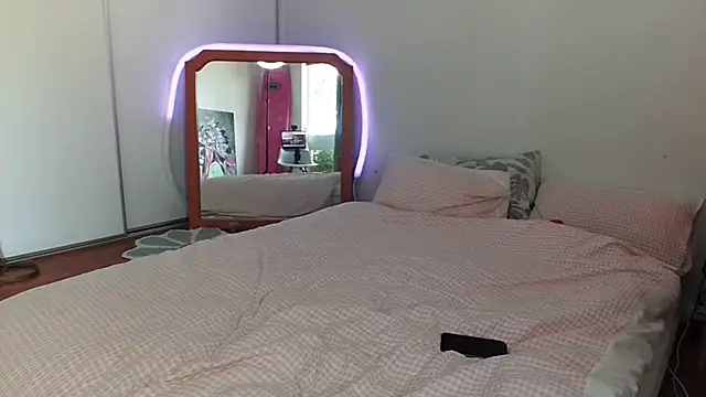 lexifeverr online show from February 6, 2025, 11:58 pm