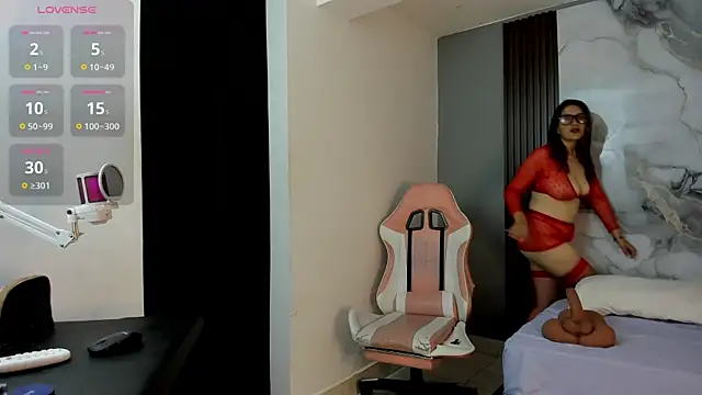 Snapshot of gwen_ashly chatting on November 12, 2025, 10:02 pm gwen ashly online show from November 12, 2025, 10:02 pm