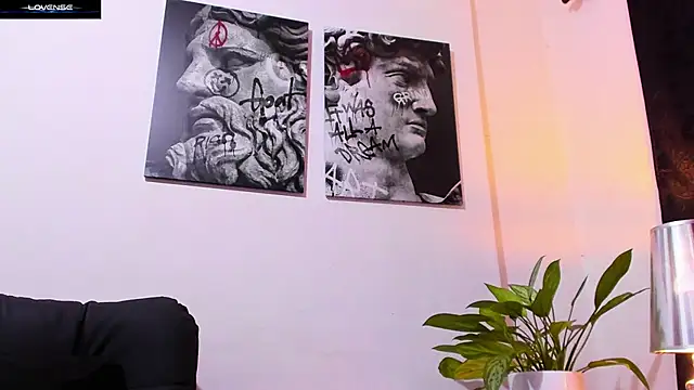 CruzVega online show from November 15, 2025, 1:53 am