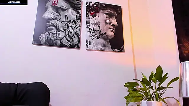 CruzVega online show from November 13, 2025, 1:09 am