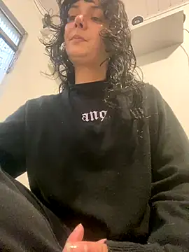 Snapshot of magalunabb chatting on October 9, 2025, 7:03 pm magalunabb online show from October 9, 2025, 7:03 pm