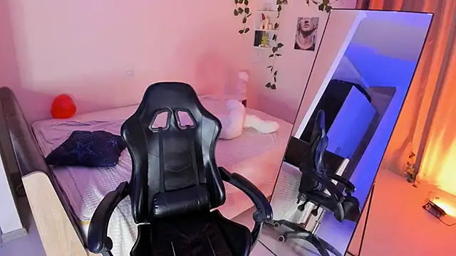 Snapshot of Emily_relish chatting on March 3, 2025, 1:12 pm Emily relish online show from March 3, 2025, 1:12 pm