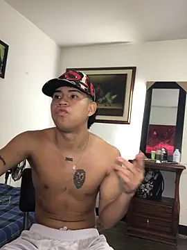 Snapshot of logannth chatting on December 15, 2025, 9:09 pm logannth online show from December 15, 2025, 9:09 pm