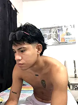 Snapshot of logannth chatting on November 13, 2025, 3:49 pm logannth online show from November 13, 2025, 3:49 pm