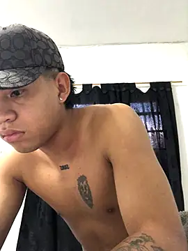 Snapshot of logannth chatting on November 26, 2025, 9:37 pm logannth online show from November 26, 2025, 9:37 pm