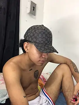 Snapshot of logannth chatting on November 27, 2025, 9:48 pm logannth online show from November 27, 2025, 9:48 pm