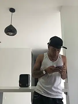 Snapshot of logannth chatting on February 2, 2026, 6:18 pm logannth online show from February 2, 2026, 6:18 pm