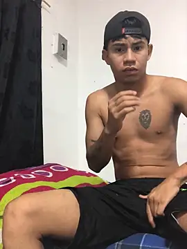 Snapshot of logannth chatting on October 25, 2025, 7:51 am logannth online show from October 25, 2025, 7:51 am