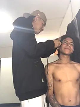 Snapshot of logannth chatting on December 4, 2025, 4:11 am logannth online show from December 4, 2025, 4:11 am