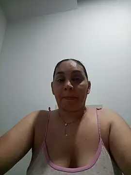 MirandaSoto online show from April 3, 2026, 4:41 am