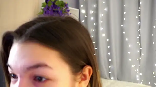 VeronaAppleberry online show from February 18, 2026, 1:03 am