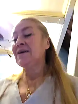 lisalustjouw online show from February 6, 2026, 9:16 am