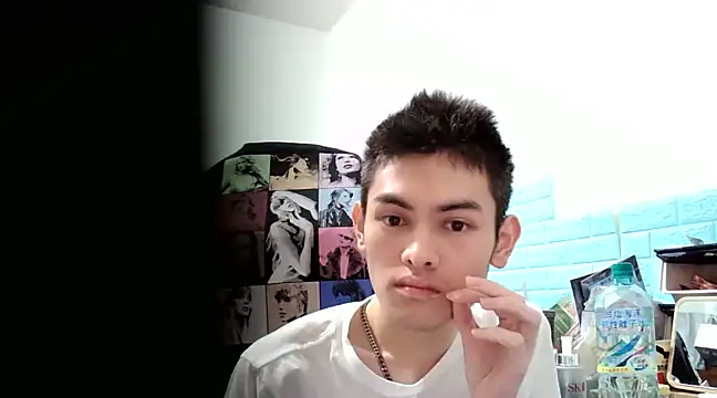 Snapshot of thisisbook_223 chatting on March 3, 2025, 4:05 pm thisisbook 223 online show from March 3, 2025, 4:05 pm