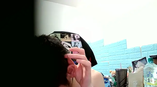 Snapshot of thisisbook_223 chatting on February 6, 2025, 6:35 pm thisisbook 223 online show from February 6, 2025, 6:35 pm