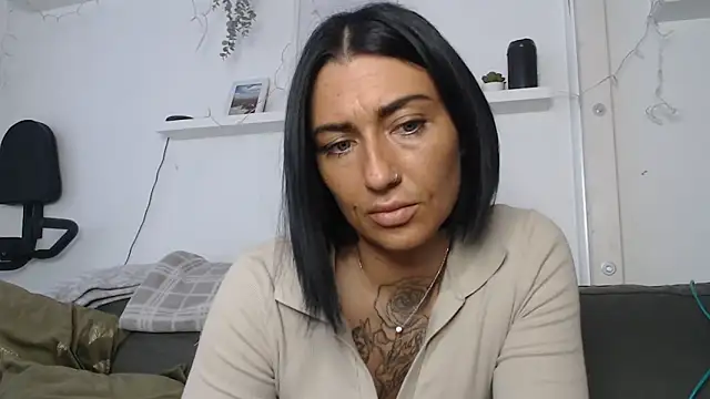 IntiMia online show from January 22, 2025, 7:57 am